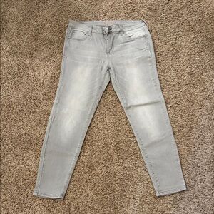 Body Sculpt Light Gray Skinny Jeans